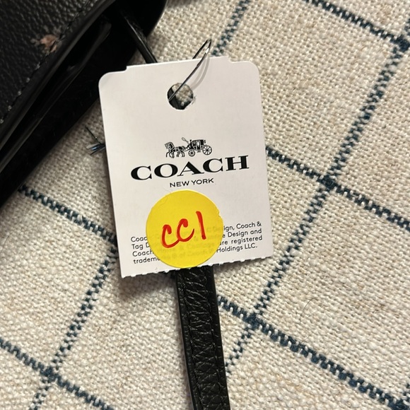 COACH DISNEY DINKY CROSSBODY BAG WITH MIXED 101 DALMATIONS PRINT - Picture 3 of 6